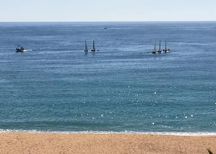 Seahomes Vacations - Amazing Seafront & Pkg