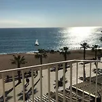 Seahomes Vacations - Amazing Seafront & Pkg