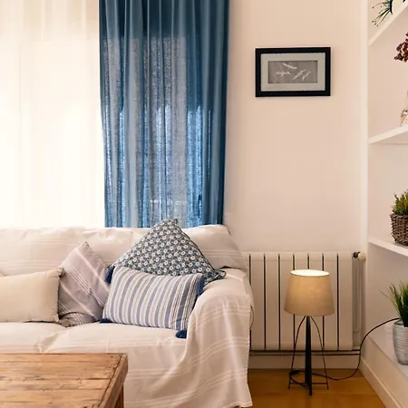 Seahomes Vacations - Amazing Seafront & Pkg Daire