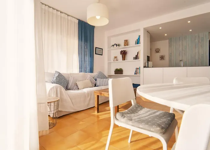 Διαμέρισμα Seahomes Vacations - Amazing Seafront & Pkg
