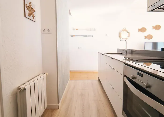 Seahomes Vacations - Amazing Seafront & Pkg Blanes